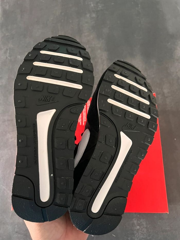 Basket Nike unisex taille 36.5 - photo numéro 8