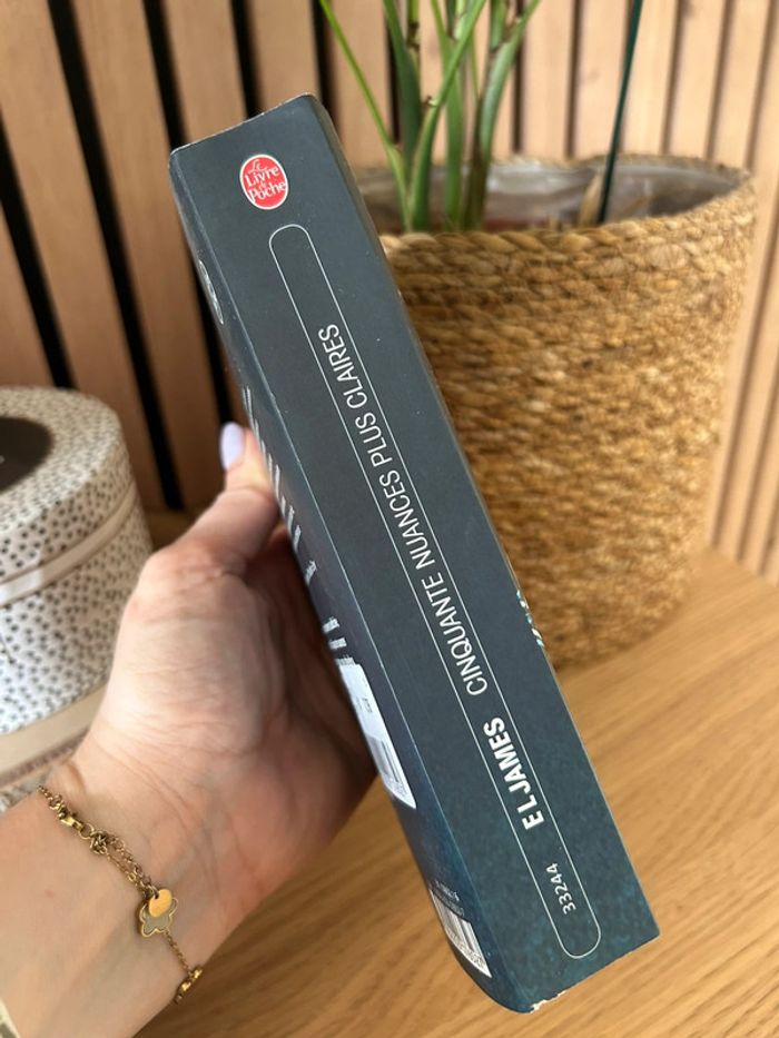 Livre Cinquante nuances plus claires - photo numéro 3