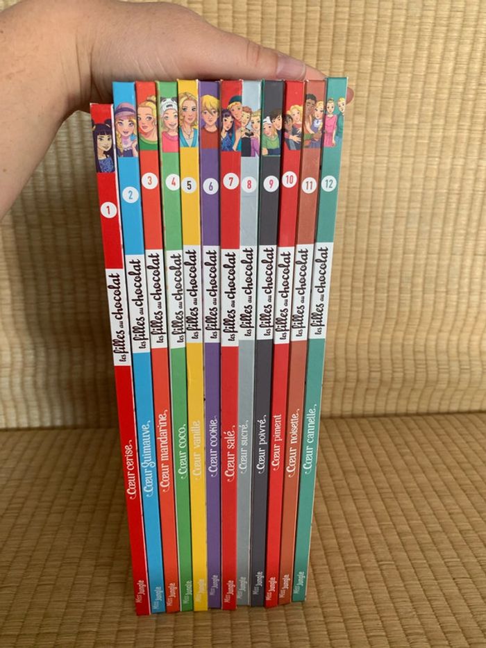 12 tomes BD les filles au chocolat