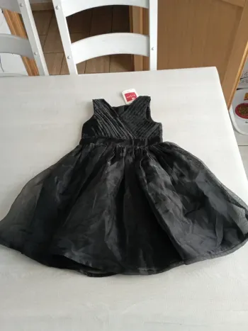 Robe de soirée neuve 4 ans