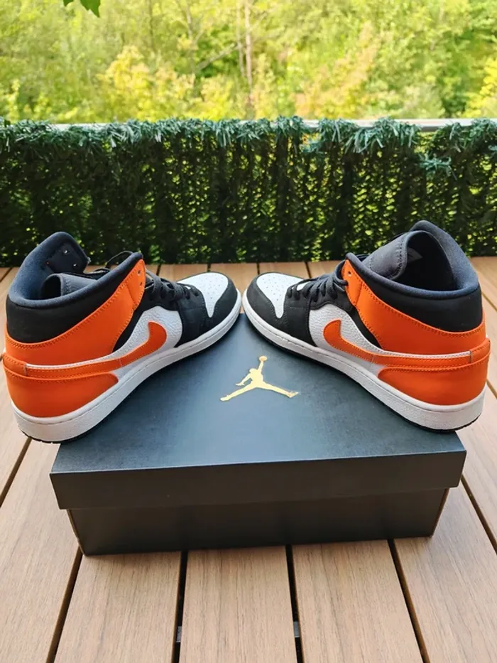 Air Jordan 1 Mid Black Starfish 44 - photo numéro 7