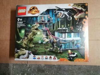LEGO Jurassic World 76949 L’Attaque du Giganotosaurus et du Therizinosaurus
 [NEUF]