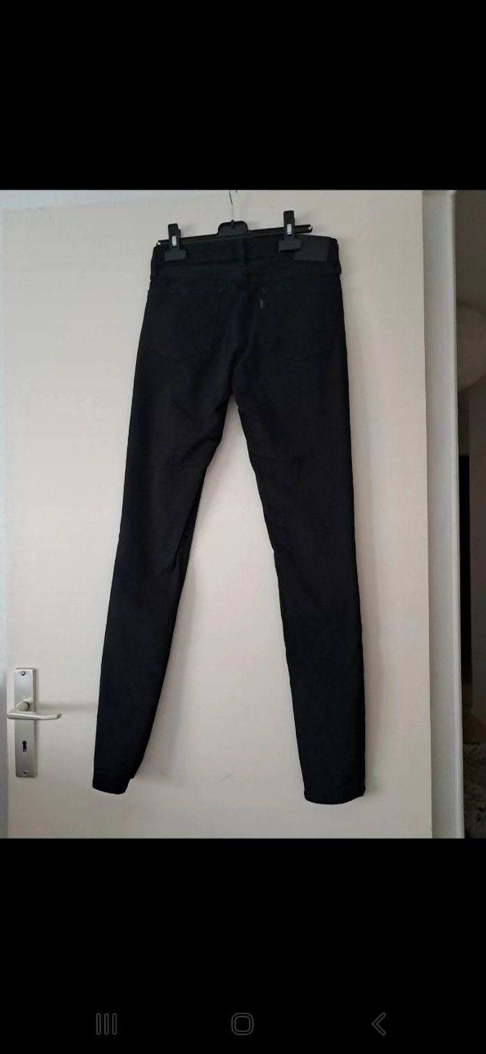 Pantalon noir levi's - photo numéro 3