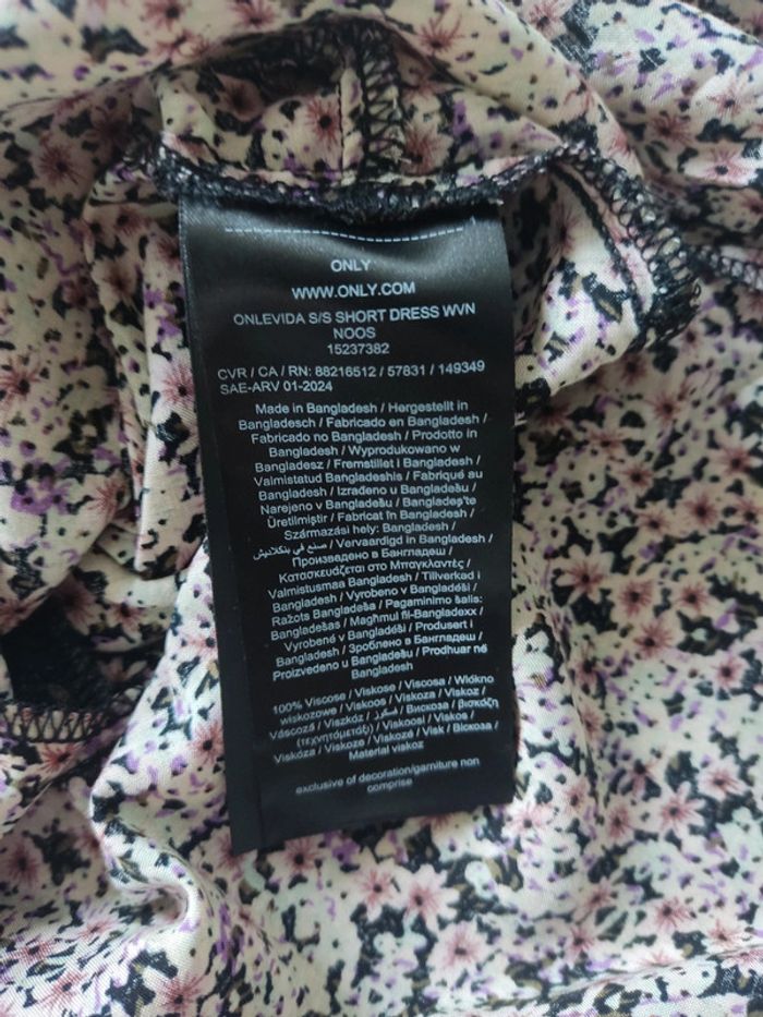 Robe mi-longue manches courtes boutonnée motif fleuri noir et pastel taille L Only - photo numéro 9