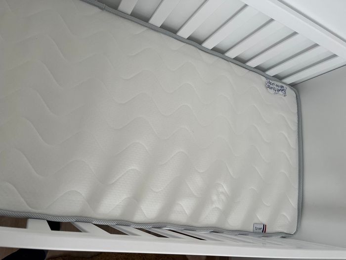 Lit à barreaux avec matelas - photo numéro 4