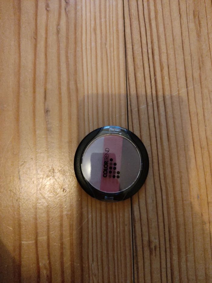 3 ombres a paupières color trend