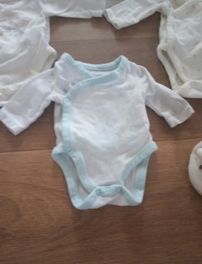 Lot vêtements préma et naissance - photo numéro 3
