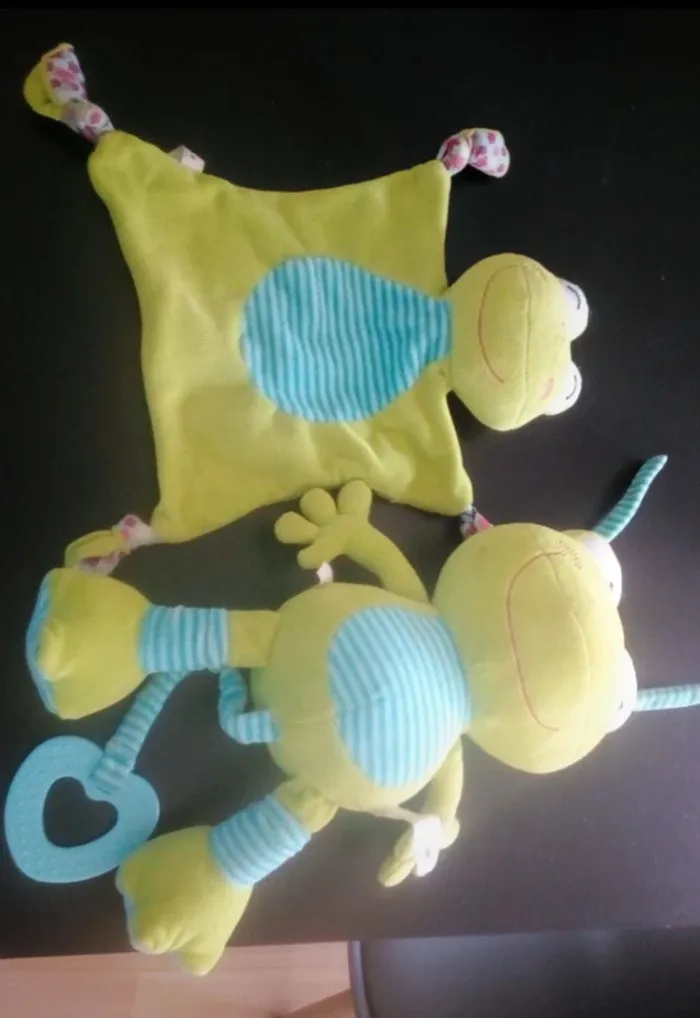 Ensemble peluches grenouille