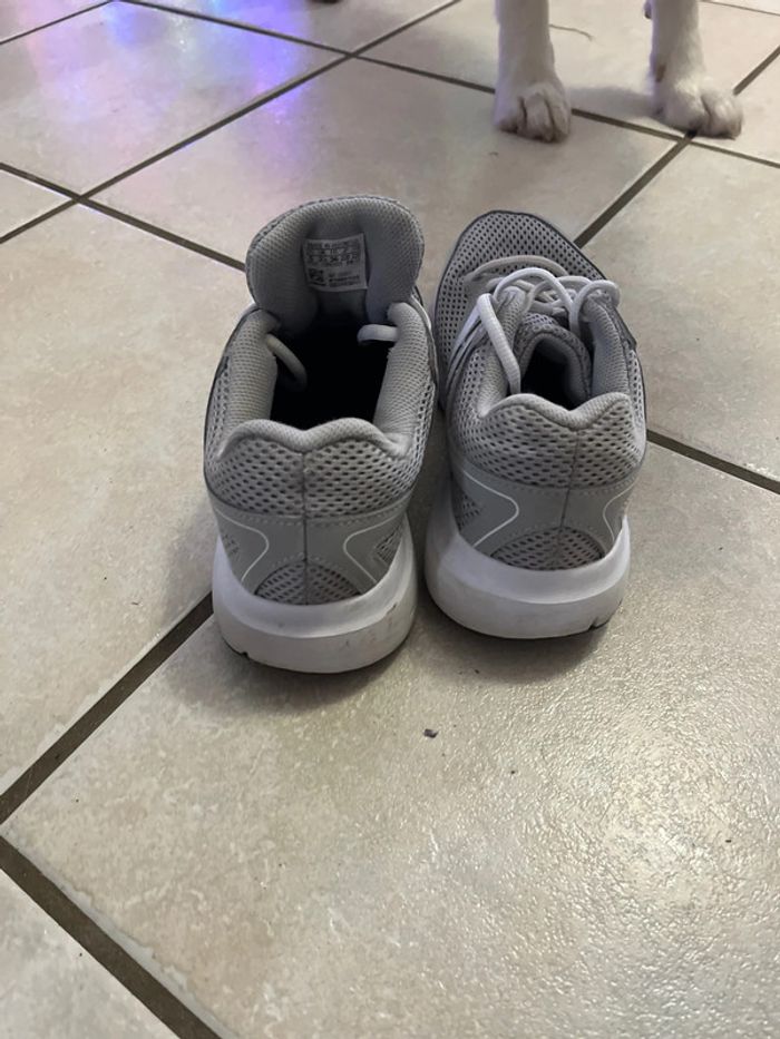 Paire de basket Adidas grise - photo numéro 4