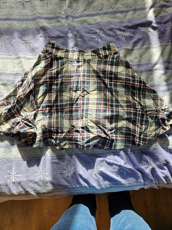 Jupe à carreaux fond bleu marine