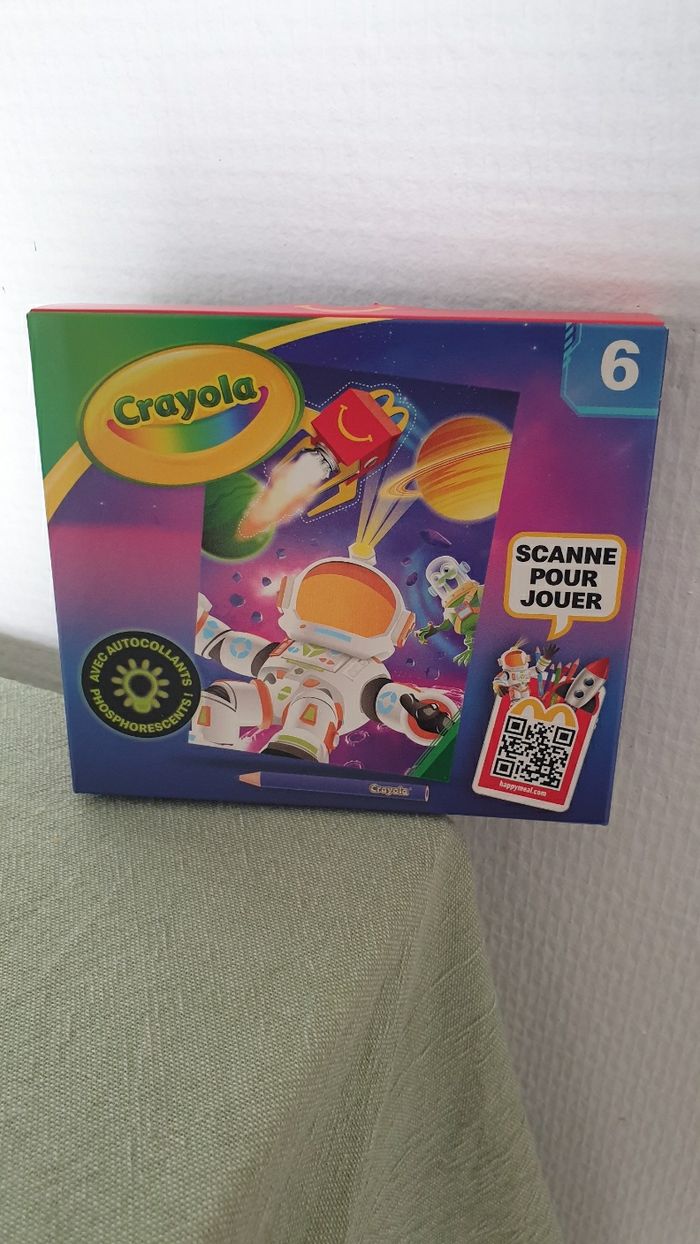 Neuf jeu jouet McDonald's poster stickers autocollants coloriage Crayola