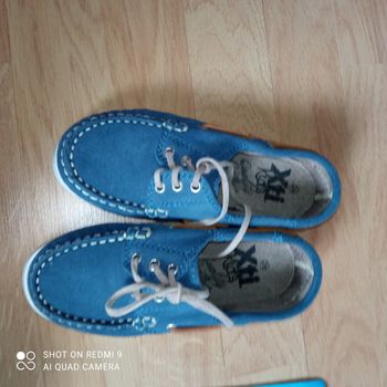 Chaussures taille 28 xti