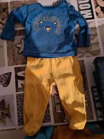 Pyjama deux pièces  6 mois