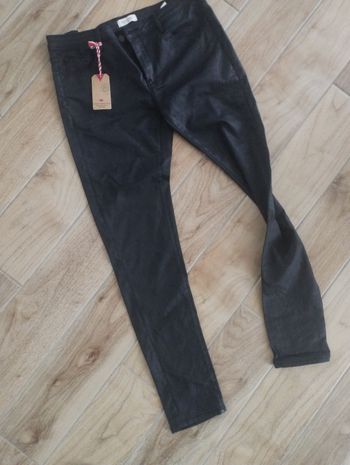 Pantalon neuf  aspect huilé