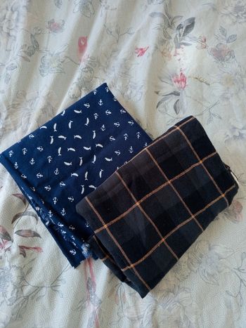 Lot 2 foulards Vertbaudet et autre