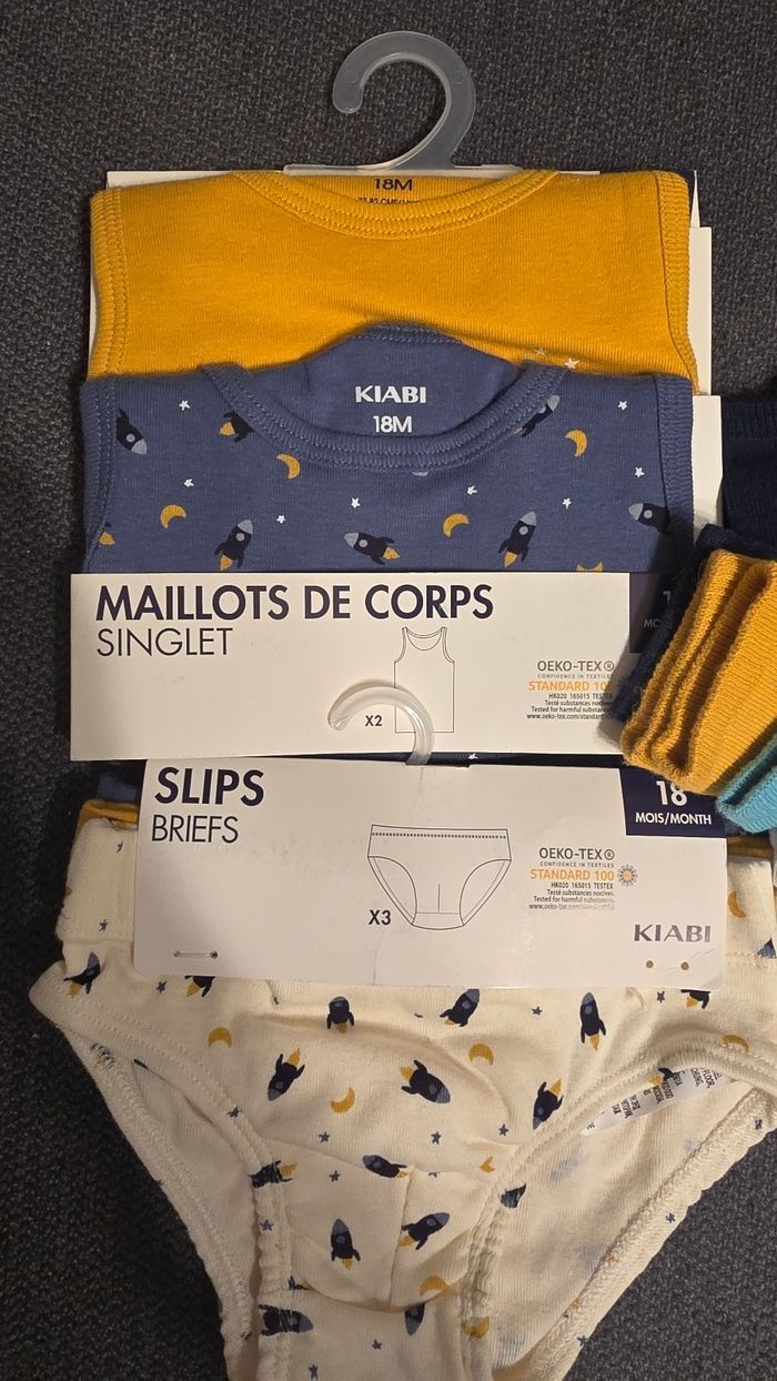 (Neufs non portés) 💙😍🥰maillots de corps, slips, chaussettes 18mois garçon 💙😍🥰 - photo numéro 2