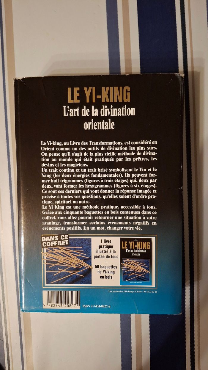 Baguette et livre YI-King, divination orientale - photo numéro 3