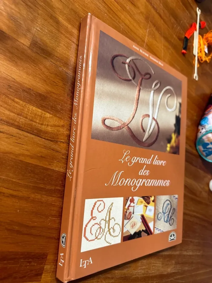 Livre le grand livre des monogrammes - photo numéro 2