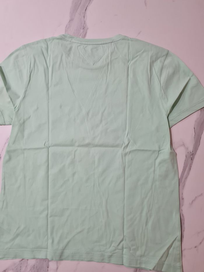 Lot tee shirt tommy hilfiger - photo numéro 5