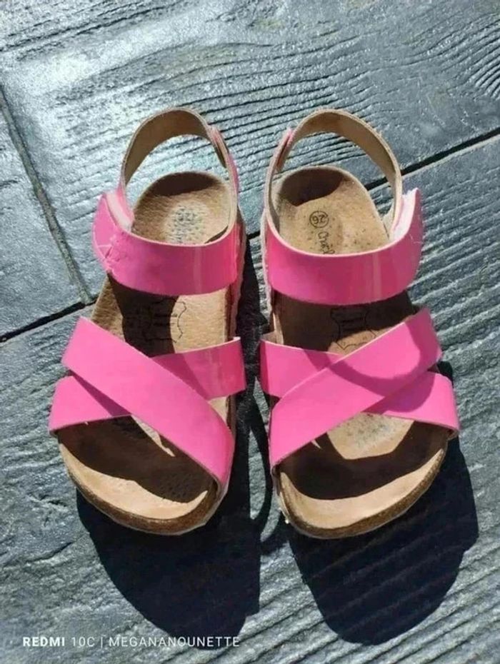 💖 Sandales roses fluo fille – Pointure 26 – Intérieur cuir – Très bon état - photo numéro 2