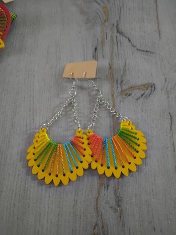 Boucles d'oreilles neuves