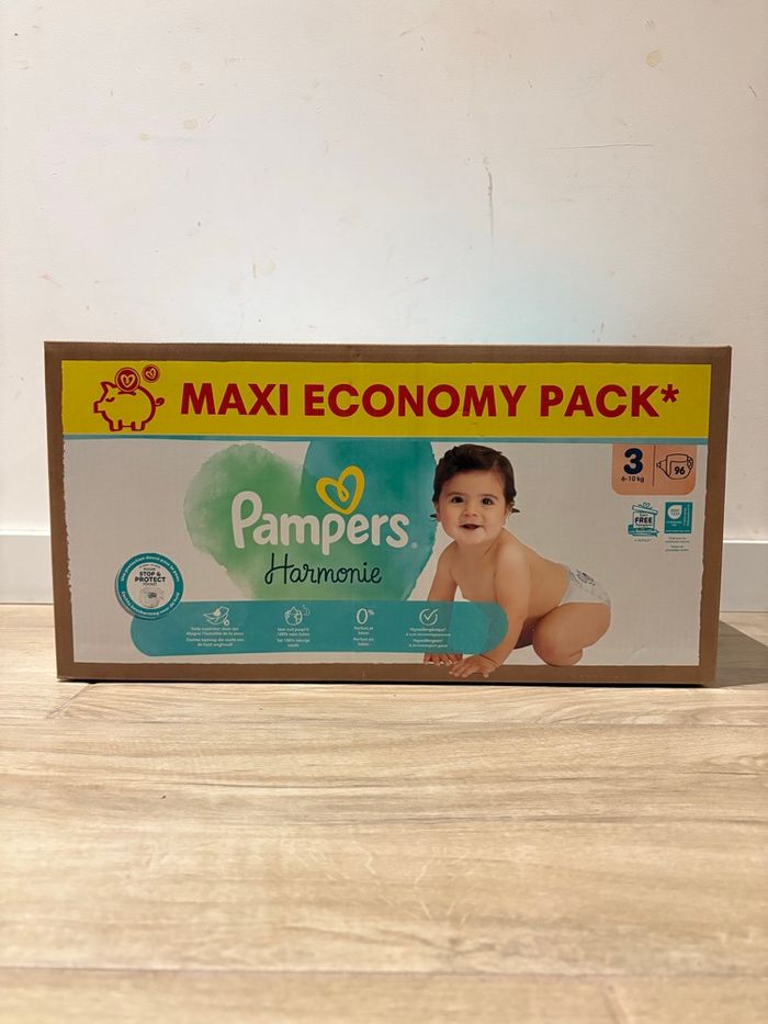 96 couches Pampers harmonie taille 3