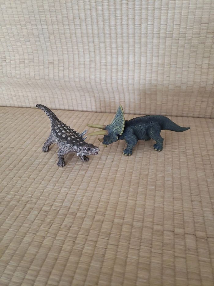Lot de 2 dinosaures