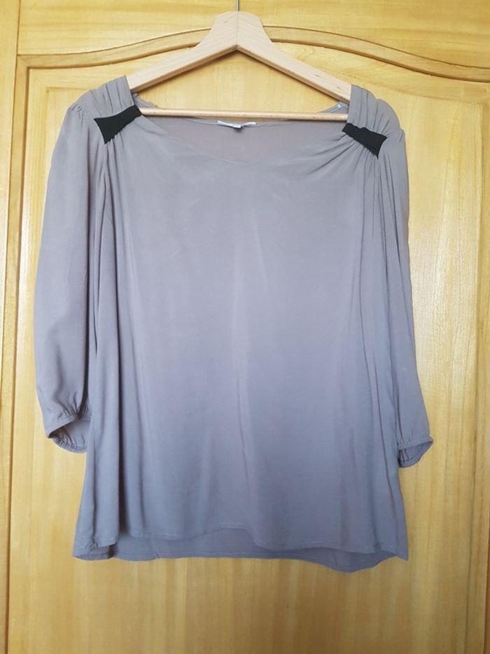 Top coloris taupe