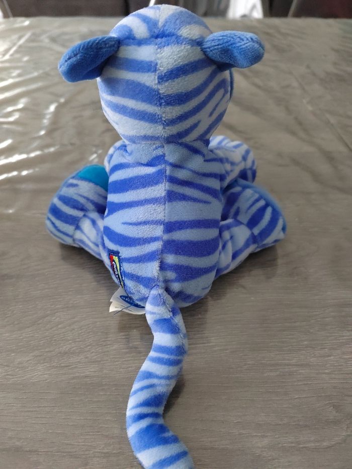 Peluche grelot zèbre bleu - photo numéro 3