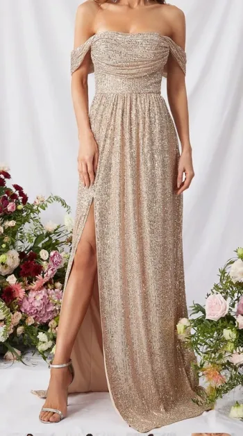 Magnifique robe Faresty à sequins – idéale pour un mariage ou événement 🤍