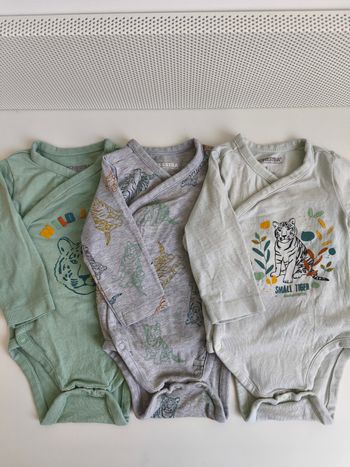 Lot de 3 bodies 1 mois
