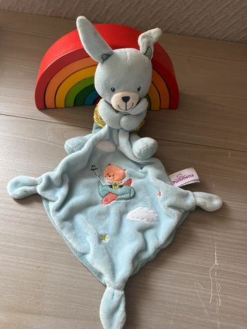 Doudou lapin Pommette mouchoir bleu