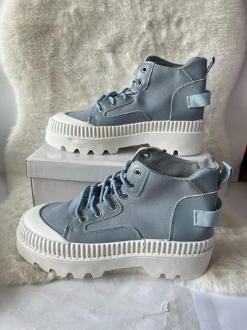 Baskets bleues pointure 40