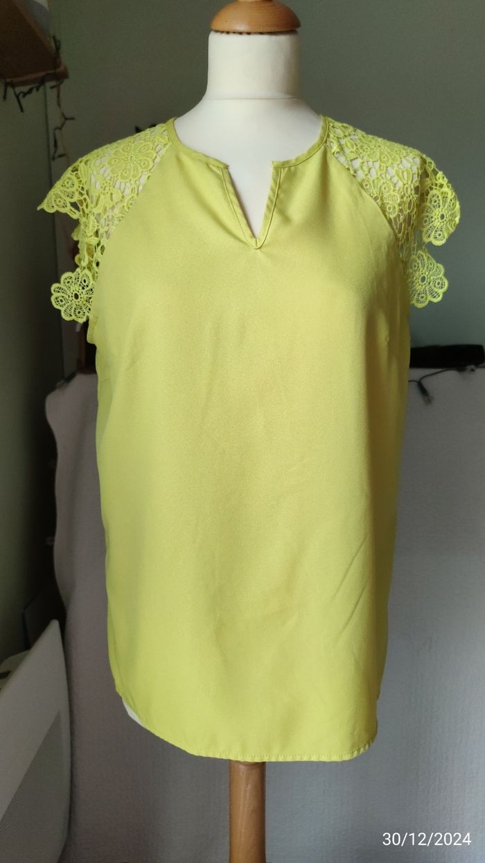 Blouse manches  dentelle  jaune