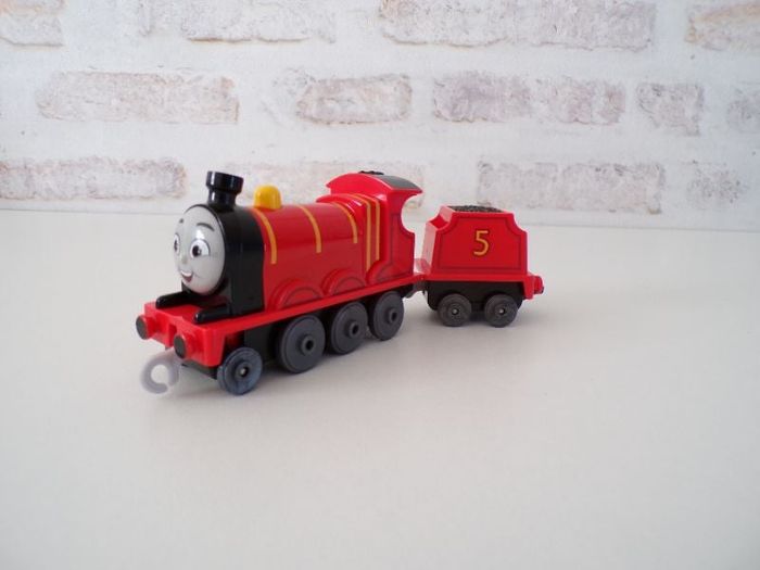 Locomotive - Train - Thomas et ses amis - James (J1)