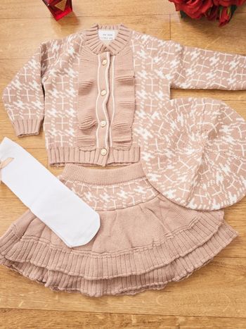 Ensemble 4 pièces bébé, veste, jupe, collants et béret assortis