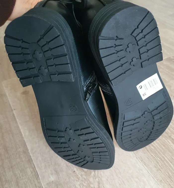 Bottines noires taille 38 neuves - photo numéro 6