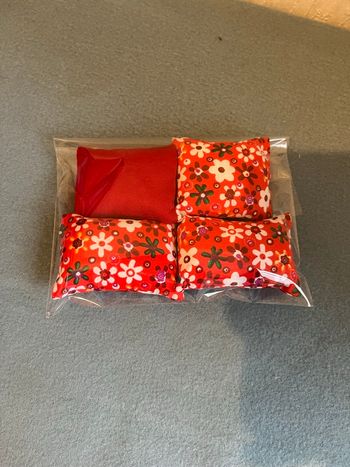 Lot 4 coussins pour barbie Neuf