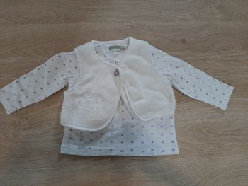 T-shirt + gilet sans manches