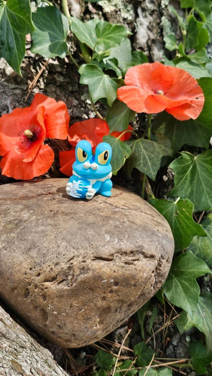 Super figurine Pokemon Nintendo finger puppet Grenousse - photo numéro 3