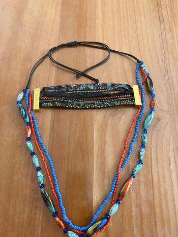 Lot de bijoux bracelet Hipanema et collier