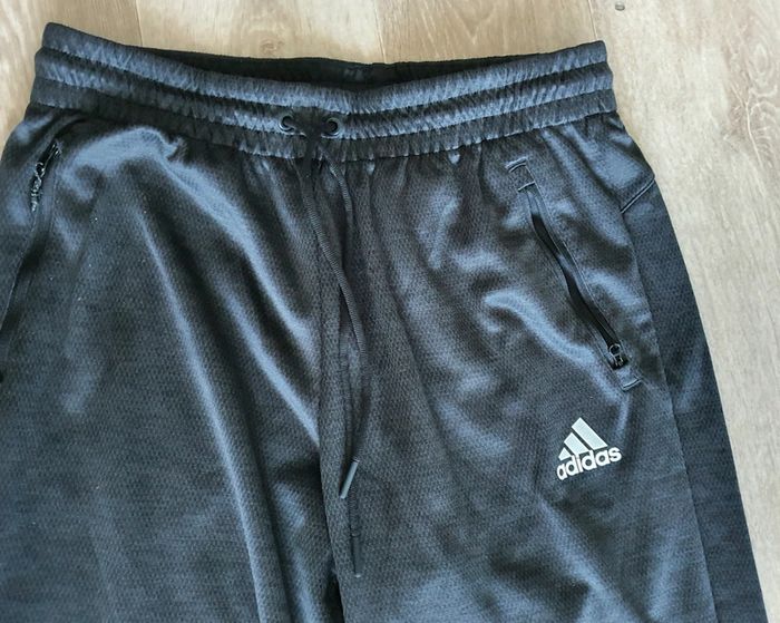 Pontalon de sport Adidas taille L à jambes larges - photo numéro 2