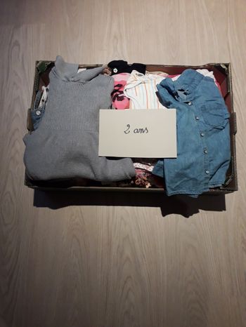 Lot de vêtements fille en  2 ans