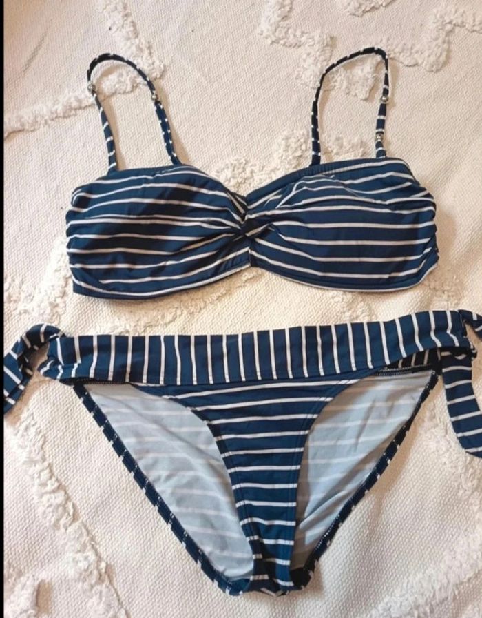 Ensemble bikini 2 pièces rayé
