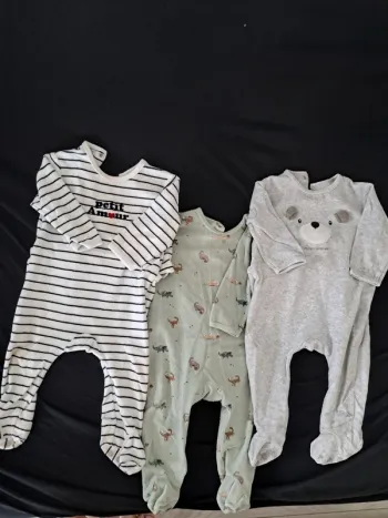Lot 3 Pyjamas grenouillères douces