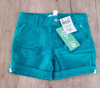 Short garçon vert taille 6 mois Okaïdi