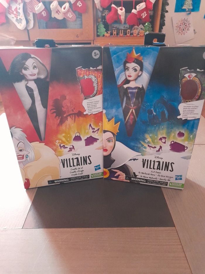 Lot de 2 figurine villains - vilainous barbie