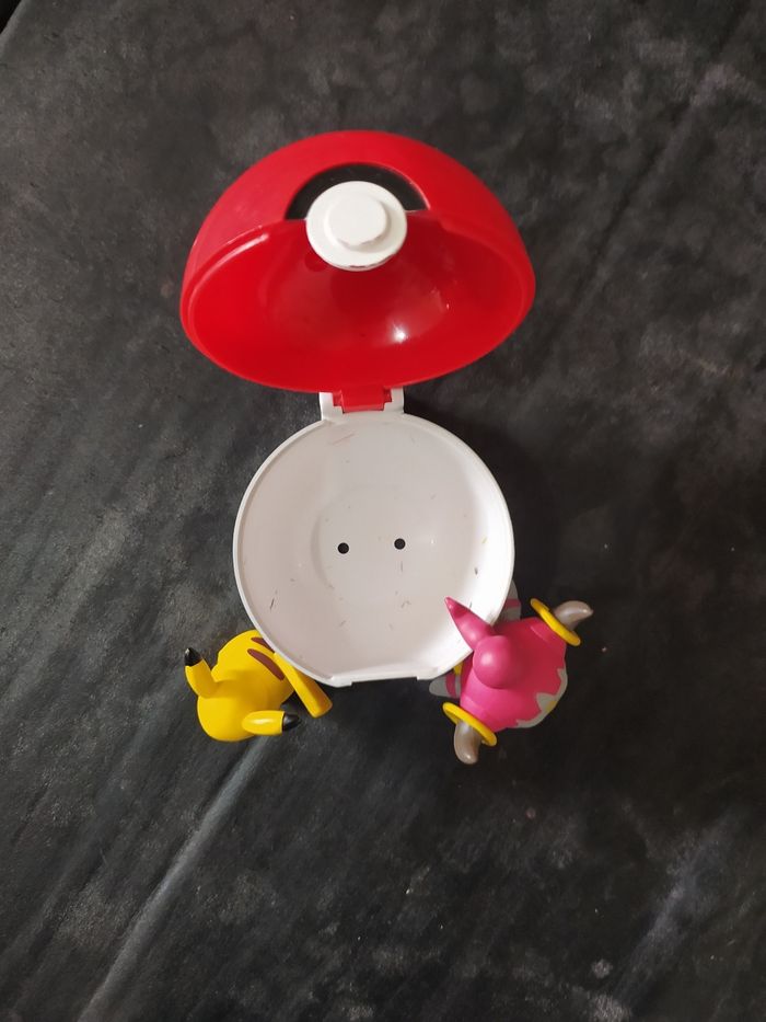 Figurines Pokémon Pikachu + Hoopa - photo numéro 3