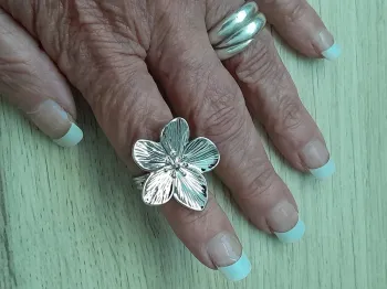 Bague fleur, réglable, style Bohème, couleur argentée