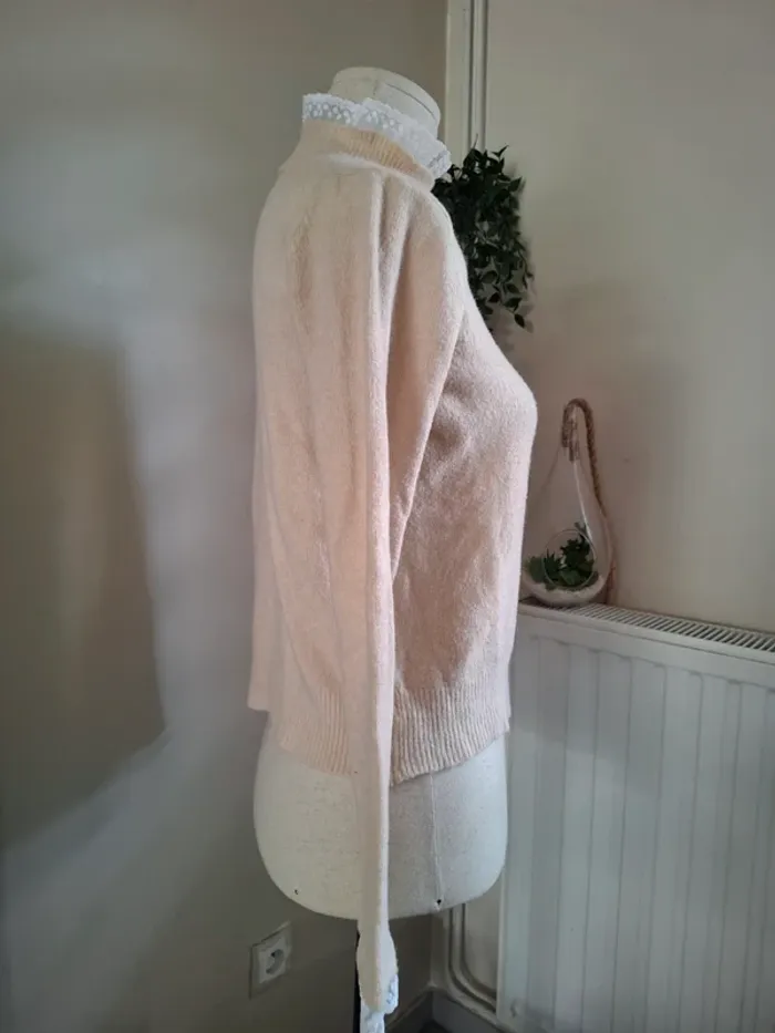 Pull Zara beige à col montant avec détails dentelle🤍 - photo numéro 2